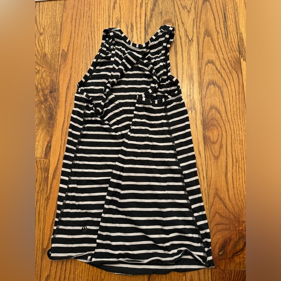 Lululemon tie back top - Picture 3 of 3